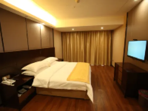 Donghu Hotel Hotels in Shouning