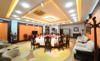 Huili Business Apartment (Jiayuguan Donghu Scenic Area Datang Food Street Branch)