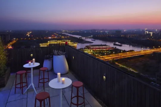 Mercure Yangzhou East High-speed Railway Station Hotel berhampiran Jiangsu Automobile Technician Institute