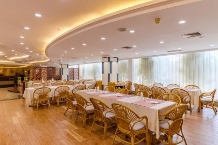 Wuhu Guoxin Hotel Отели рядом с достопримечательностью «Wuhu University»