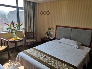 Fangxian Shuyue Business Hotel