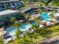 Patong Bay Hill Resort Hoteles cerca de Playa Freedom
