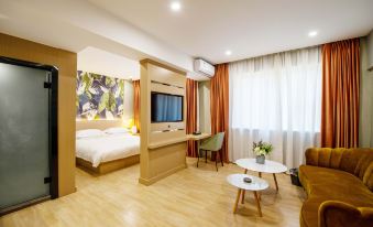 Junwo Hotel (Changchun Jida First Hospital Jianshe Square Subway Station)