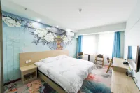 Youcheng hotel apartment (South Gate store of central China Normal University)