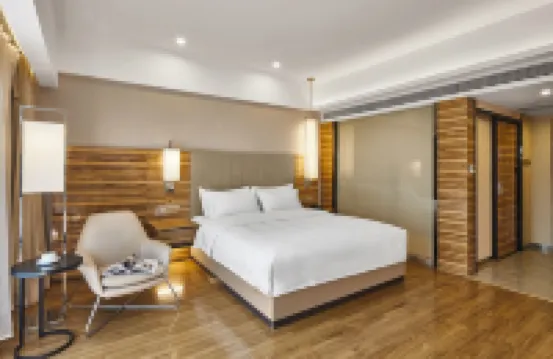 Borrman Hotel (Guilin Two Rivers And Four Lakes Elephant Trunk Hill Scenic Area)