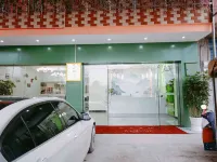 Huaqianshu Youth Hotel (Guilin Liangjiang International Airport Branch) Hotels near Guilin Liangjiang International Airport