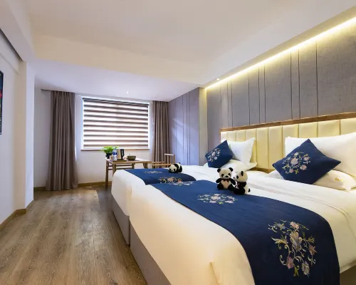 Jiali Hotel Select (Chengdu Chunxi Road Taikoo Li) Hotels near IFS