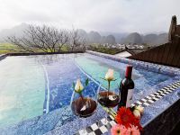 万峰林印峰观景客栈 - 室外游泳池