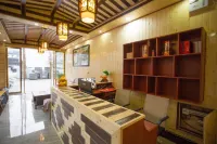 Furong Town Guohua Inn