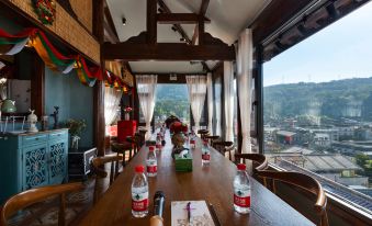 Zhuoya Resort Hot Spring Villa (tanhe wetland store in Heshun ancient town, Tengchong)