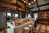Zhuoya Resort Hot Spring Villa (tanhe wetland store in Heshun ancient town, Tengchong) - Parking