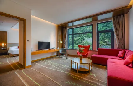 Libo Xiaoqikong Kew Green Hotel