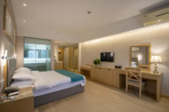 Nantai Crystal Hotel (Dayi High-Speed Railway Station)