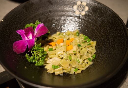 2. 완허 즈전 호텔..