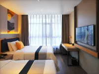 Homeinn Selected Hotel (Zhangjiakou Xuanhua Xuanfu Avenue North Railway Station) Hotels near Xuanhua Ancient City