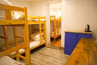 Paoju Factory Youth Hostel (Beijing Summer Palace Subway Station Branch)