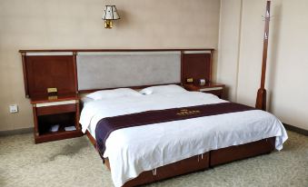 Huating Huadu Business Hotel