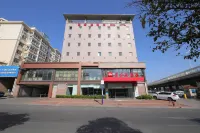 Ibis Hotel (Qingdao May Fourth Square)