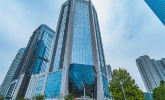 Natural Land Hotel (Zhengzhou CBD Exhibition Center)