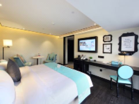 希岸酒店(深圳北站富士康店) - 女神浪漫大床房