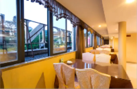 Eastern Kaiyue Business Hotel