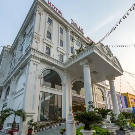 Tan An Palace