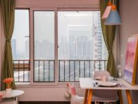 广州泊心主题公寓 - 粉色天鹅房
