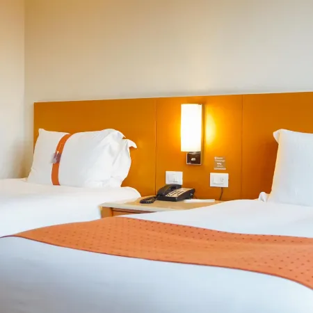 HiONE Holiday Hotel Отели рядом с достопримечательностью «Станция метро Muzha»