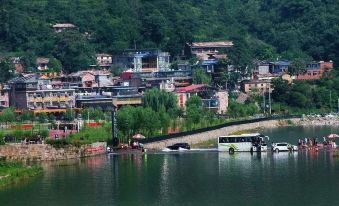 Linzhou Guanshan Wangshui Homestay