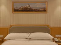 维也纳3好酒店(东明金座广场店) - 健康大床房