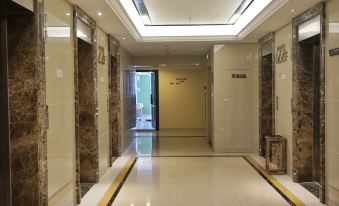 Liuzhou Baicheng Hotel (Guangxi University of Science and Technology City Wanda Plaza)