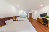 Pai Hotel  (Shijiazhuang Zhaiying South Street Sky Garden Store) Hotels in castle in the cloud