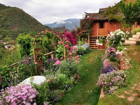 Nuodeng Nuoyan Bieyuan Garden Hotel Отели в г. Юньлун