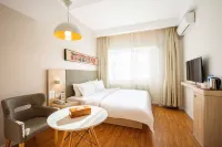 Huating Hotel (Dalian Jiaotong University) - Balcony