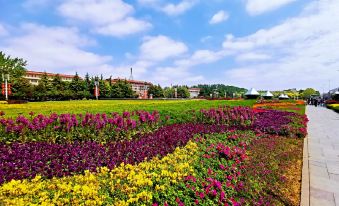 Vienna Zhihao Hotel (Qingdao Chengyang District Zhengyang Middle Road Subway Station)