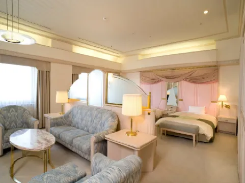 โรงแรมริกะ รอยัล นีฮามะ