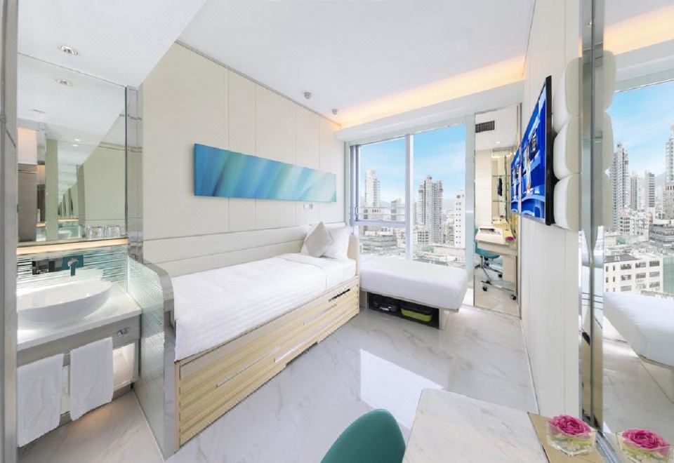 아이클럽 몽콕 호텔의 깔끔한 객실 모습