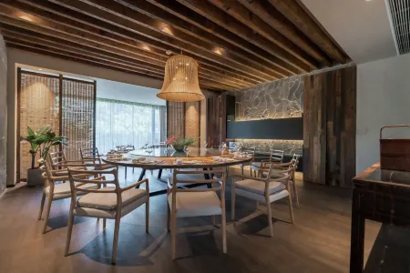 Jinyun Lishe Design Resort Hotel Отели рядом с достопримечательностью «Zhutan Mountain»