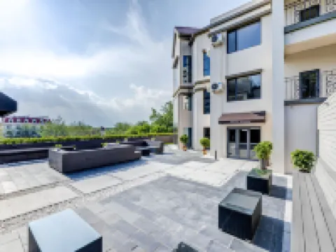 穀雨海景酒店（北戴河鴿子窩店） 鄰近北戴河碧螺塔海上酒吧公園的酒店