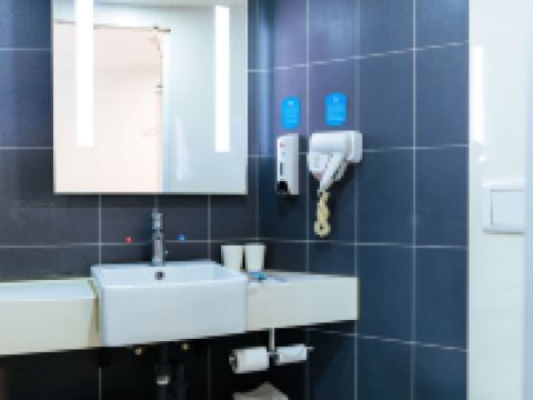 汉庭酒店(太原体育馆地铁站店) - 双床房