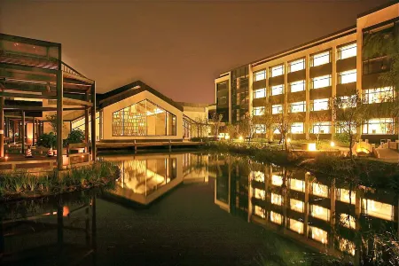 Ramada by Wyndham Suzhou Luzhi Отели рядом с достопримечательностью «Wansheng Rice Merchants»