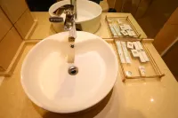 Thank Inn (Yancheng Qingnian Road Baolong Plaza)