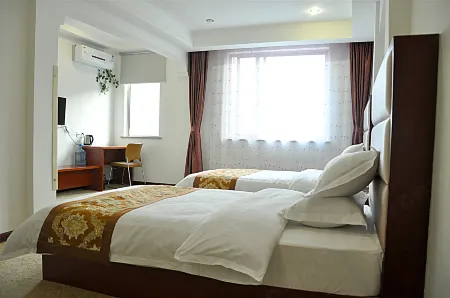 Yishui taiguli Xiyue Hotel Отели рядом с достопримечательностью «Heavenly Kingdom Scenic Area»