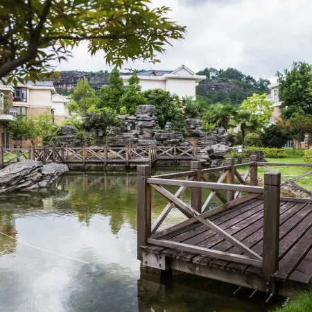 Yueming Xiaoyuan Hostel Отели рядом с достопримечательностью «Терминал аэропорта Уйишань»