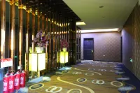 Zalantun Four Seasons Spring Hotel - Pet Friendly