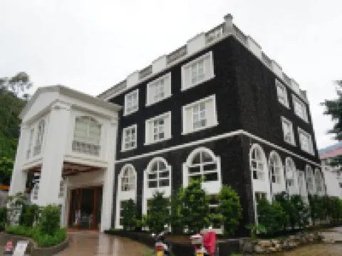 Four Seasons Hotel Jiangmen Huicheng (Guifengshan National Forest Park) Hotels near Guifengshan National Forest Park