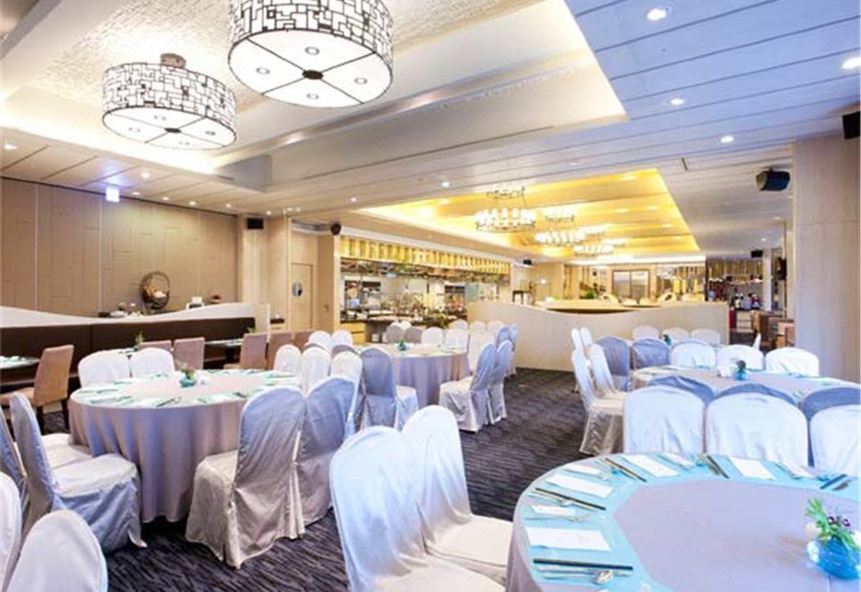 1. 풀론 호텔 단수..