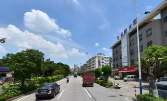 Junfu Hotel (Guangzhou Panyu Square Metro Station)