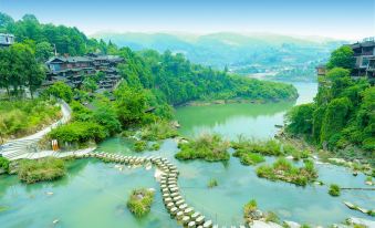 Wangcun Caotang Inn (Furong Town Waterfall)