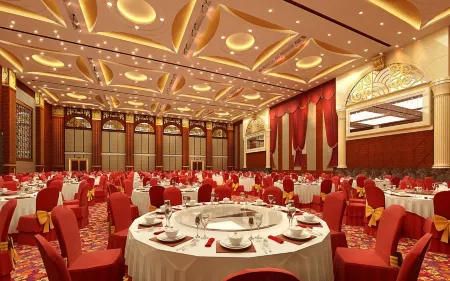 Regal Kangbo Hotel Отели рядом с достопримечательностью «Dezhou Botanical Garden»